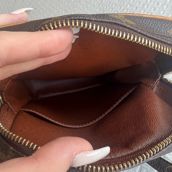 Vintage Louis Vuitton Monogram Danube PM Crossbody Bag - Picture 8 of 15